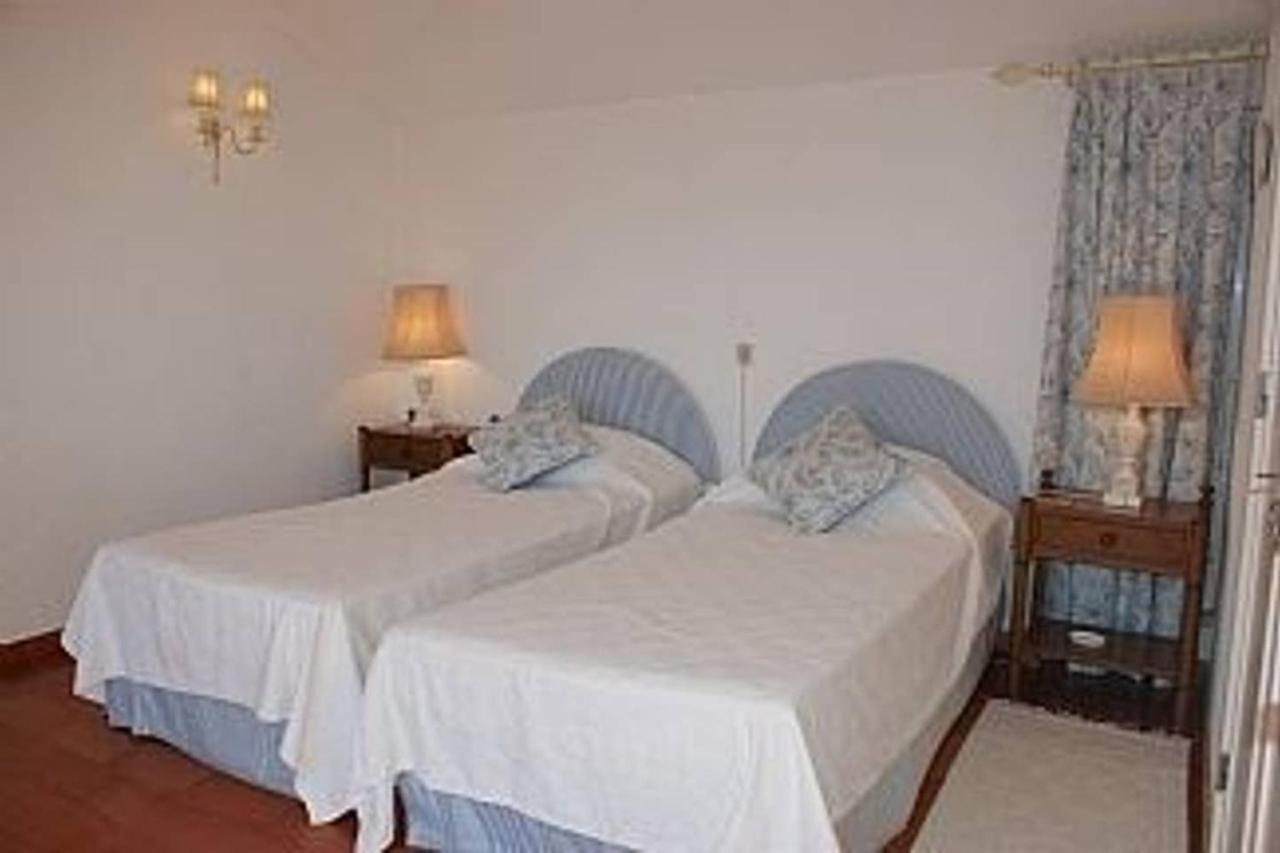 Quadradinhos 46q Located Close To The Tennis Courts And Just 100m From The Famous Restaurant Villa
